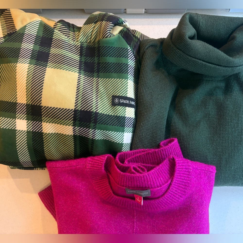 Pink Sweater Green Plaid Solid Green Sweater Shirt Bundle Small‎